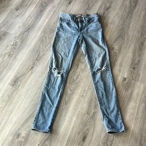 Levi’s 311 shaping skinny size 27